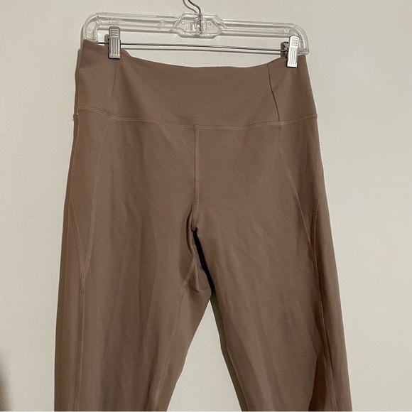 Girlfriend Collective brown tan stretch athleisure leggings in size large - Picture 2 of 9